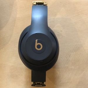 Dr Dre Beats Studio3 Wireless Over-Ear Headphones